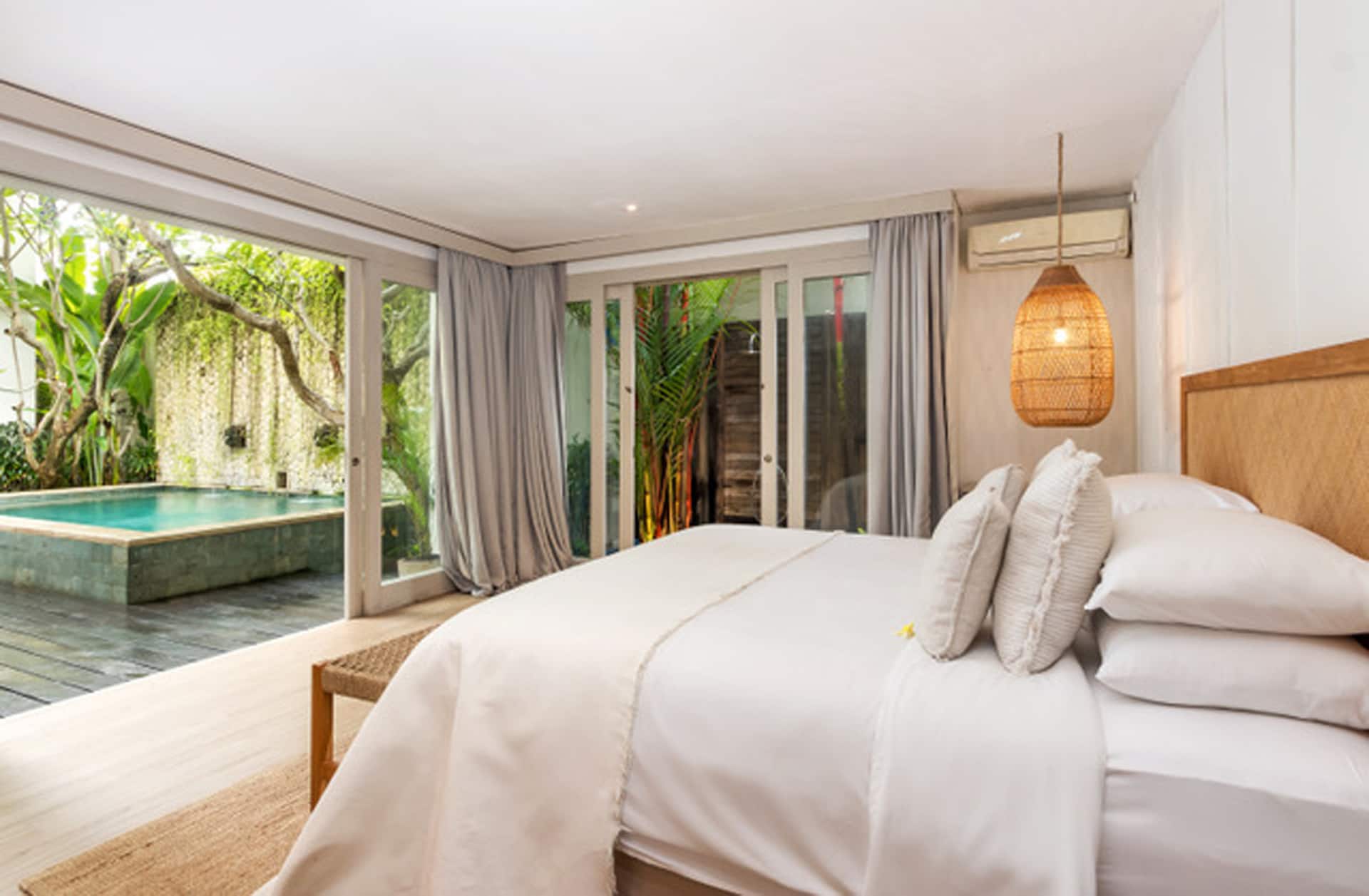 Villa Santhira | 3BR Pool Villa Walk to Eat Street — photo 2